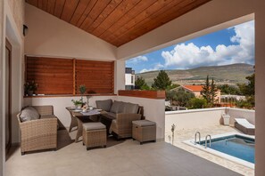 屋外ダイニングエリア