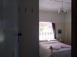 1 Schlafzimmer, Schreibtisch, Bügeleisen/Bügelbrett, Bettwäsche