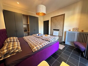 3 bedrooms, iron/ironing board, free WiFi, bed sheets - Barolo area. Cozy Design app With panoramic view. Amazing interior and furniture (Italy)