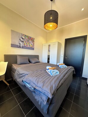 3 bedrooms, iron/ironing board, free WiFi, bed sheets
