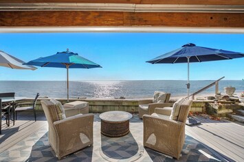 Inviting outdoor furnitures at the deck