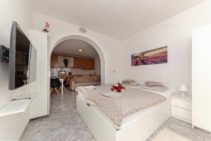 1 bedroom, iron/ironing board, free WiFi, bed sheets