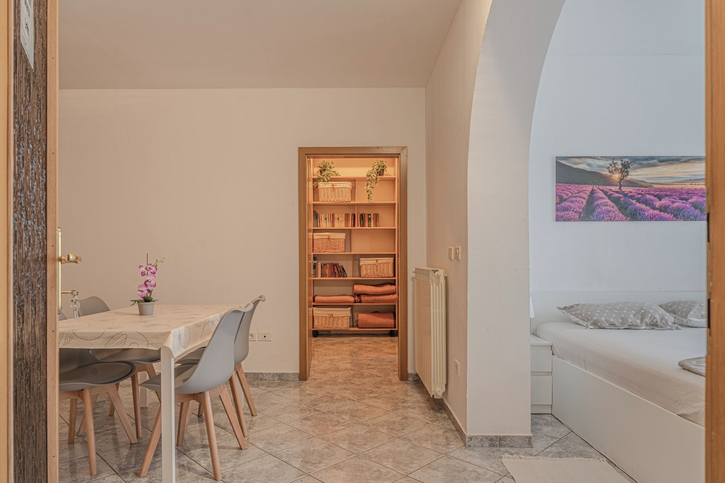 1 غرفة نوم ومكواة/لوح كي وواي فاي مجانًا وملاءات أسرّة