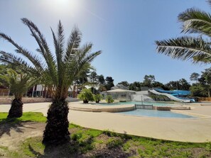 Indoor pool, outdoor pool - Location Mobile Home de 40m2, 2 Chambres Entre mer et Forêt à Piriac-sur-mer (Piriac-sur-Mer)