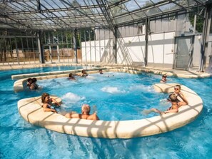Indoor pool, outdoor pool - Location Mobile Home de 40m2, 2 Chambres Entre mer et Forêt à Piriac-sur-mer (Piriac-sur-Mer)