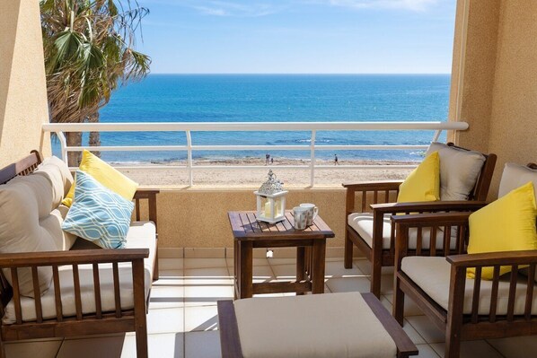 Luokittelematon kuva, 1 kautta 22, painike