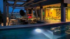 Bar (on property) - Mercure Larnaca Finikoudes Beach (Larnaca)