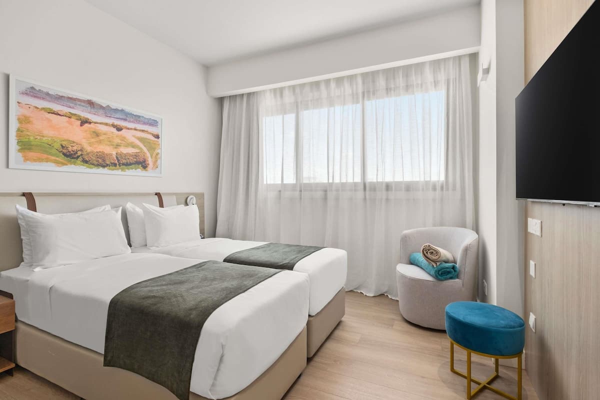 Kamar Klasik, 2 Tempat Tidur Twin | Seprai premium, bantalan ekstra lembut, minibar, dan brankas