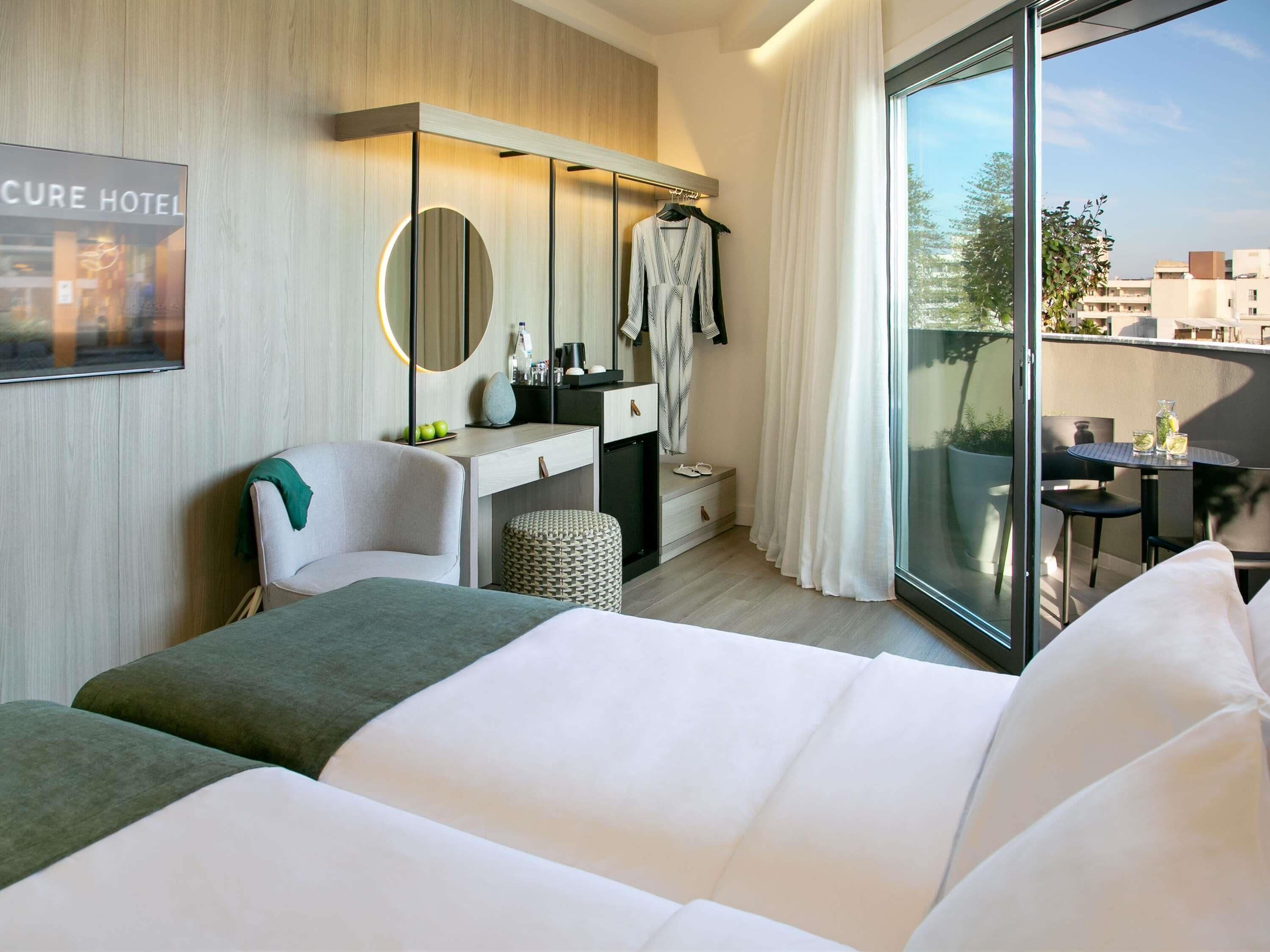 Literie de qualité supérieure, surmatelas, minibar