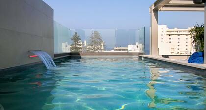 Mercure Larnaca Finikoudes Beach