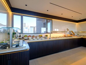 Breakfast area - Mercure Larnaca Finikoudes Beach (Larnaca)