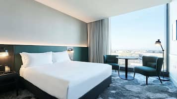 Superior Room, 1 Queen Bed | 1 bedroom, minibar, in-room safe, desk