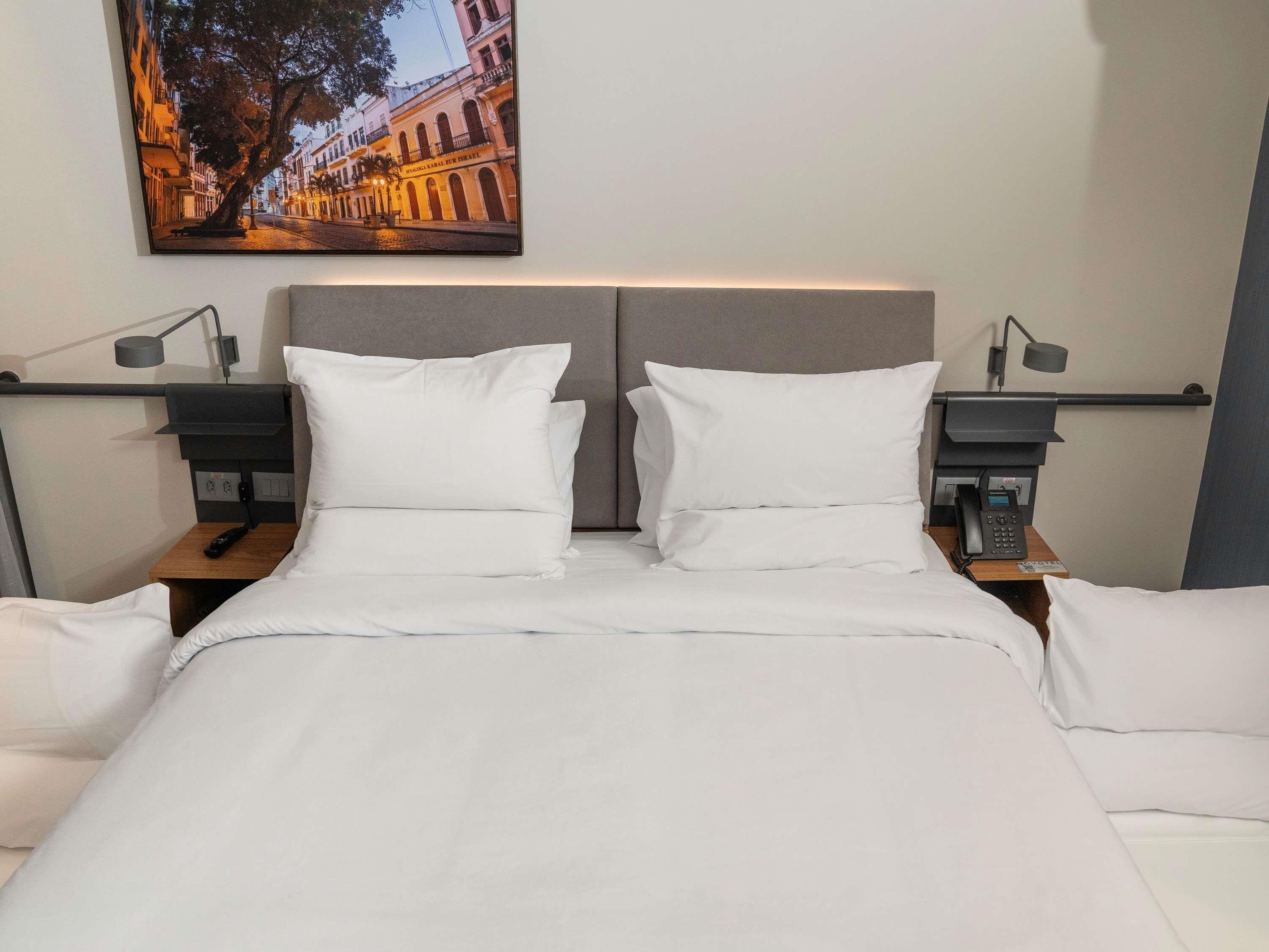 客房內保險箱、書桌、遮光布/窗簾、隔音