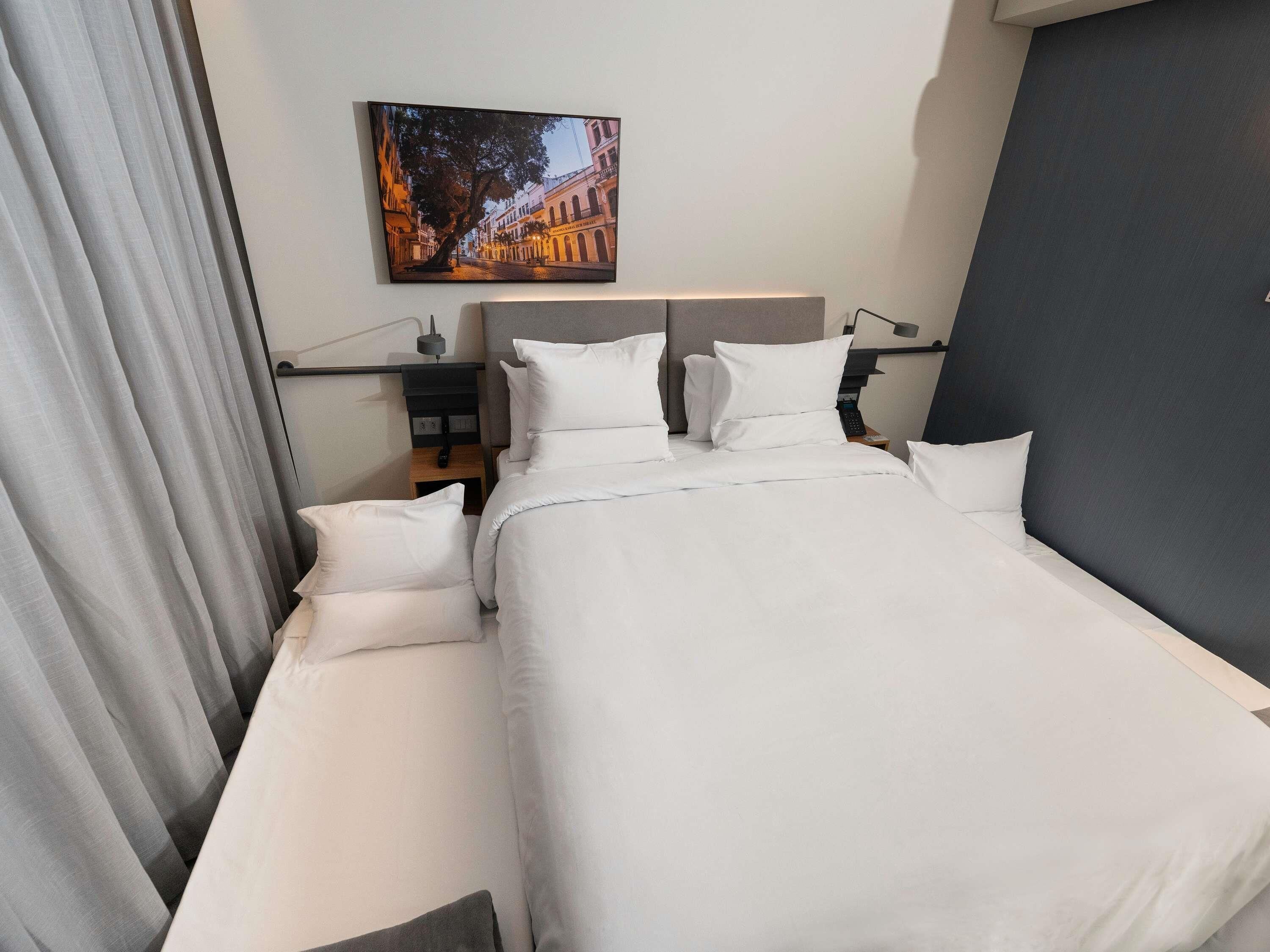 家庭客房, 城市景觀 | 客房內保險箱、書桌、遮光布/窗簾、隔音