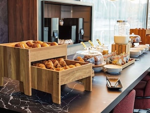 Daily buffet breakfast (GBP 17.95 per person)