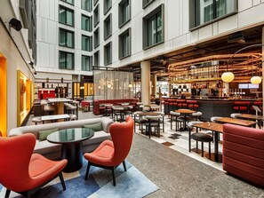 Breakfast, lunch, dinner served; Italian cuisine 