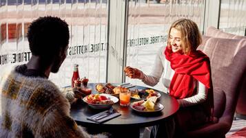 Frokostbuffé hver dag (GBP 17.95 per person)