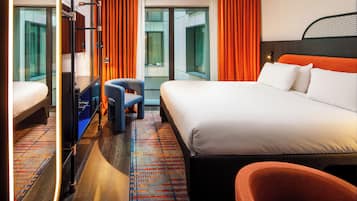 Tribe Essential Atrium | Hypo-allergenic bedding, in-room safe, individually decorated