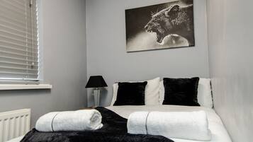 3 bedrooms, iron/ironing board, free WiFi, bed sheets