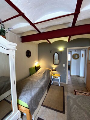 2 bedrooms, iron/ironing board, travel cot, WiFi