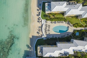 Exterior - Beach Living at Regal Beach BLDE (George Town)