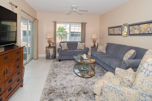 TV, offices - Beach Living at Regal Beach BLDE (George Town)