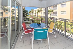 Outdoor dining - Beach Living at Regal Beach BLDE (George Town)