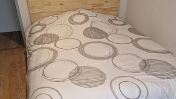1 bedroom, WiFi, bed sheets