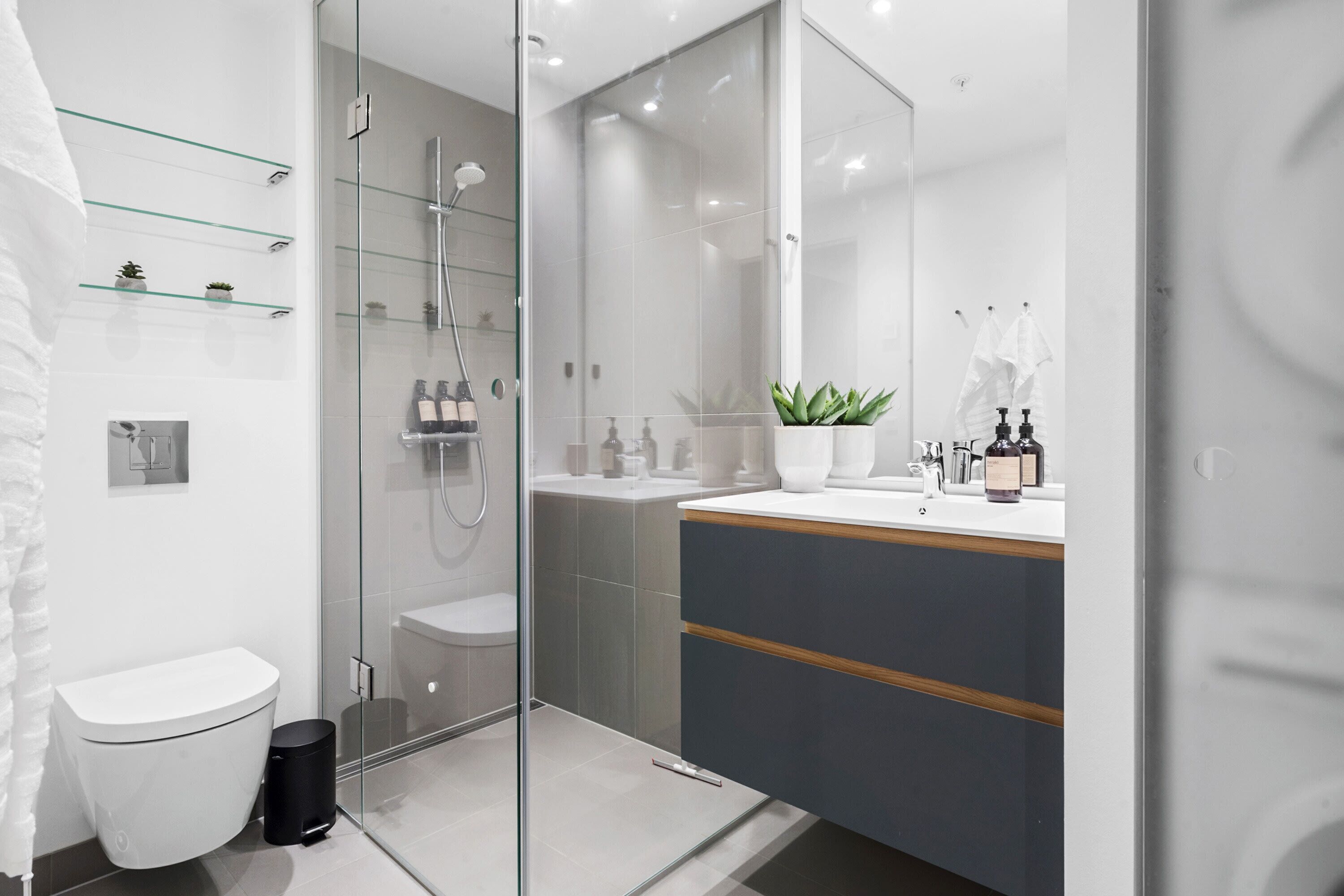 Dutxa, assecador de cabells, tovalloles i sabó 