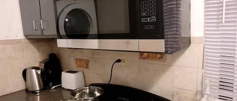 Apartment | Private kitchen | Fridge, microwave, oven, electric kettle