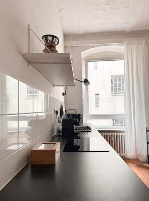 Kylskåp, mikrovågsugn och diskmaskin