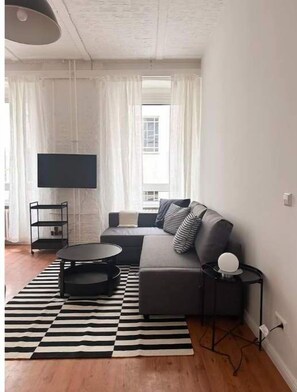 Fernseher, Stereoanlage