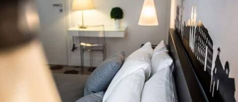 1 Schlafzimmer, Zimmersafe, Schreibtisch, Reisekinderbett