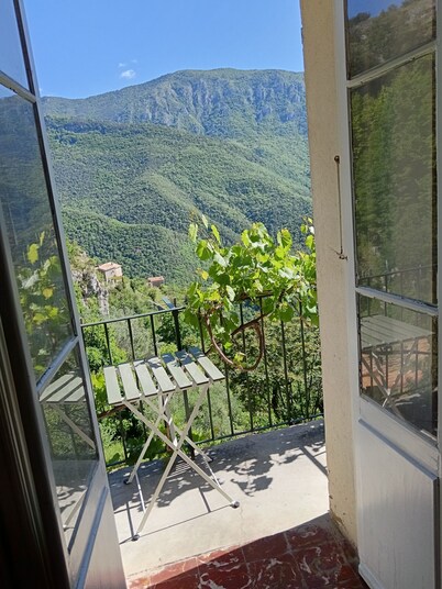 vue Exeptionelle Dans Ville de Charme a 1h de Nice