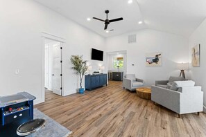 Smart TV, books - STUNNING! Loaded Home! Sleeps 26! LSV/Golf Cart & 6 Bikes! Resort-Style Pool, Steps to Beach! (Santa Rosa Beach)