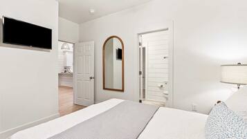 3 chambres, fer et planche à repasser, Wi-Fi, draps fournis