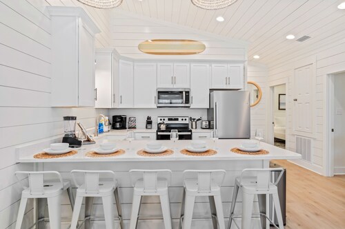 Luxury Retreat on Oleander - Unit B