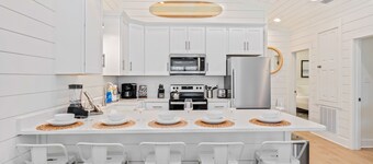 Luxury Retreat on Oleander - Unit B