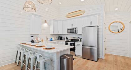 Luxury Autumn Retreat on Oleander - Unit B