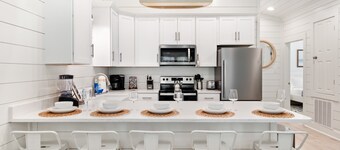 Luxury Retreat on Oleander - Unit C
