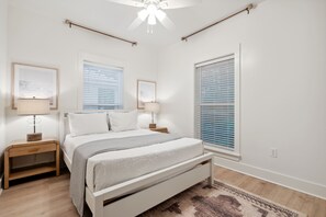 3 bedrooms, desk, iron/ironing board, WiFi