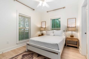 3 habitaciones, tabla de planchar con plancha, wifi y ropa de cama 