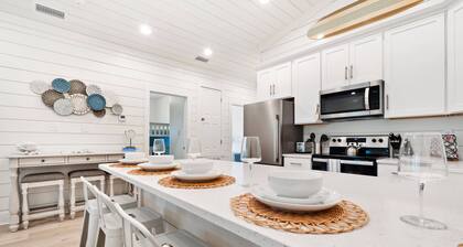 Luxury Autumn Retreat on Oleander - Unit D