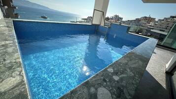 Egyptian cotton sheets, premium bedding, Select Comfort beds, minibar