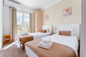 4 chambres, fer et planche à repasser, Wi-Fi gratuit, draps fournis