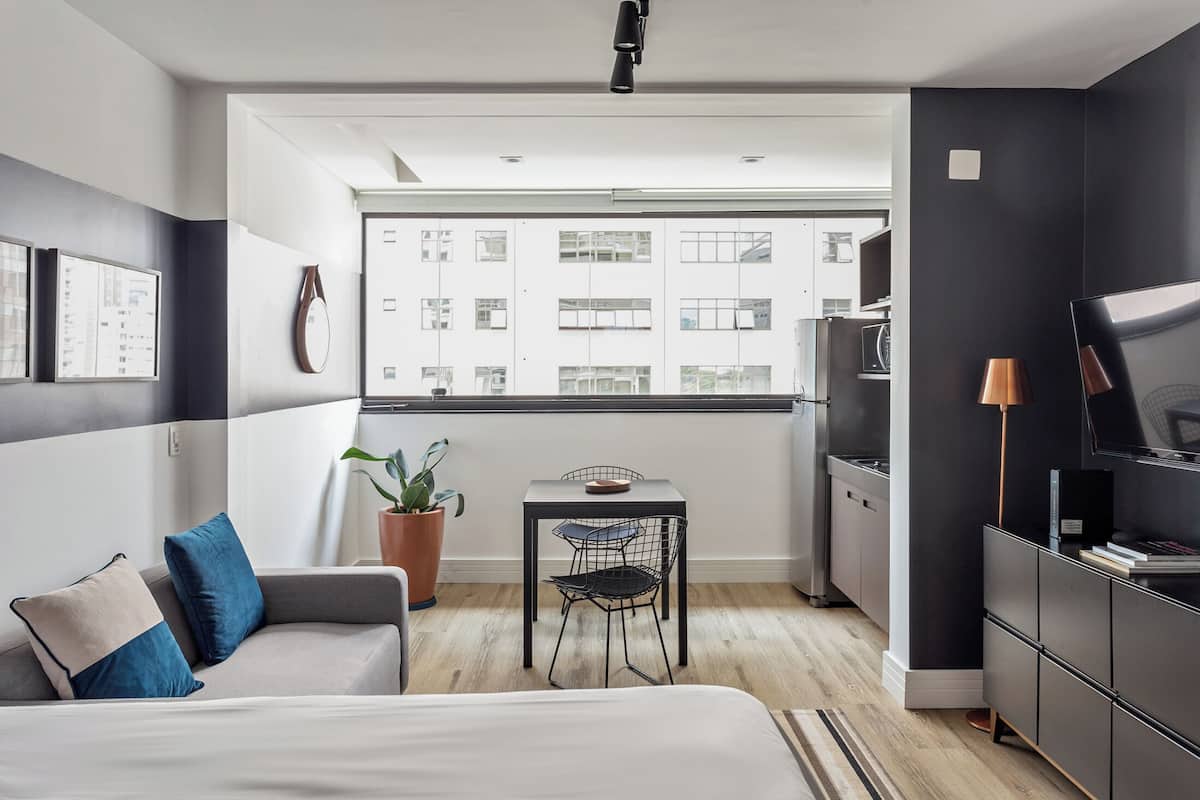 Estudio Confort | 1 habitación, ropa de cama de alta calidad y decoración personalizada