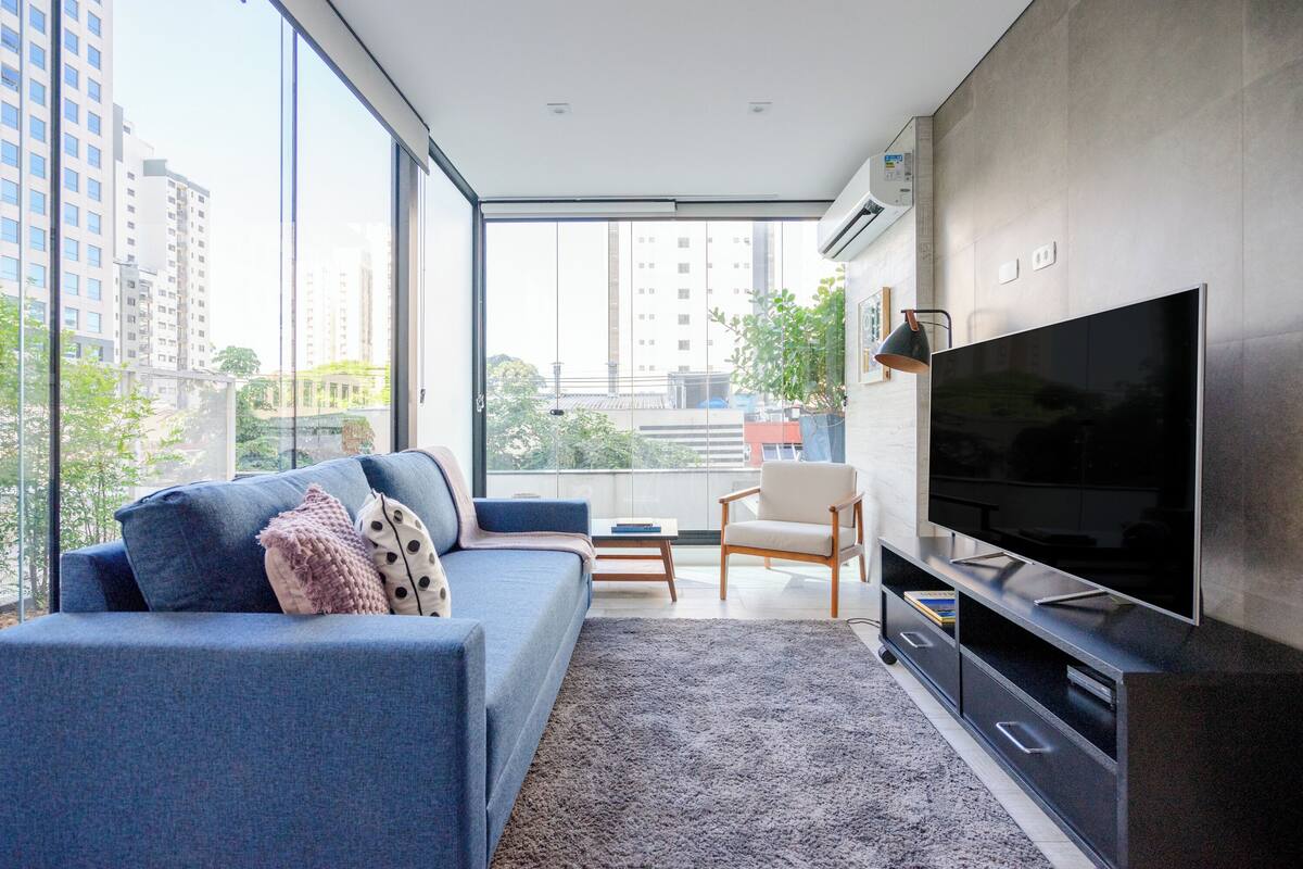 Departamento | Sala de estar | Smart TV de 70 pulgadas con canales digitales