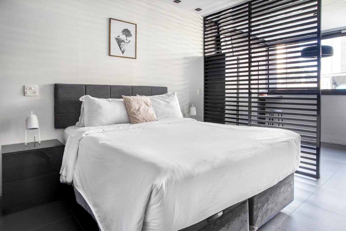 Estudio | 1 habitación, ropa de cama de alta calidad y decoración personalizada