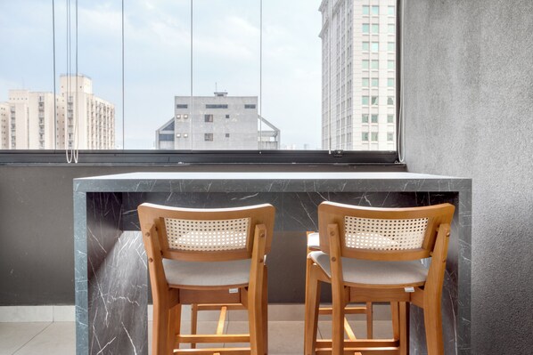 Comfort Room | Dining room - Tabas by Blueground VN Gomes de Carvalho (São Paulo)