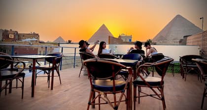 Locanda pyramids view